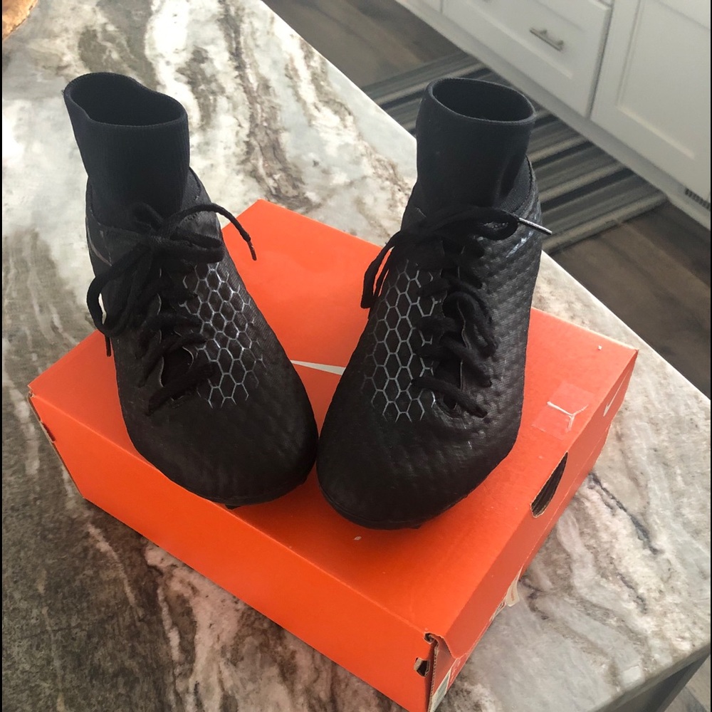 Nike hyper venom soccer cleats